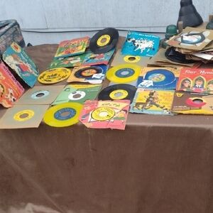 Vintage Vinyl Record Collection - Multicolor from the 1950's&60's( Children Lot)